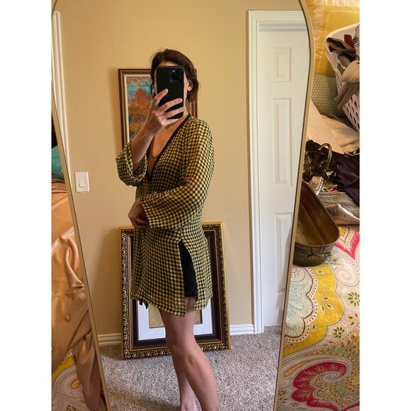 Yellow and black cover up one size - Picture 2 of 5